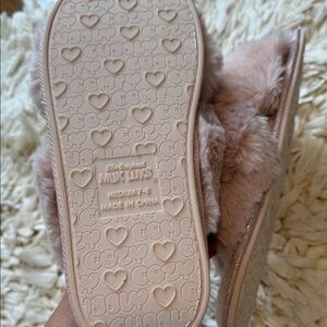 Muk Luks pink faux fur slippers